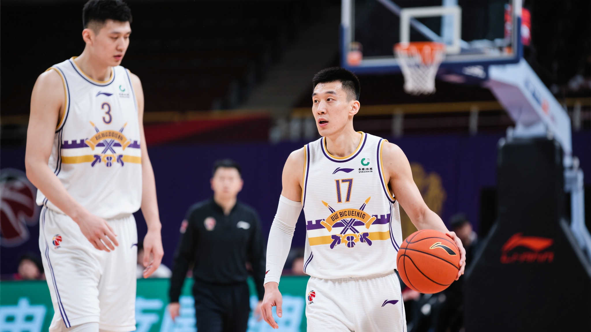 北控瞄准国手级后卫,3大候选浮出水面,张庆鹏或迎故将重逢 当前,北控男篮正积极调整战术核心体系,而提升后场竞